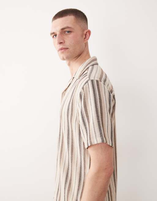 ONLY & SONS – Strukturiertes Hemd in gestreiftem Hellbraun mit Reverskragen, 4 von 5