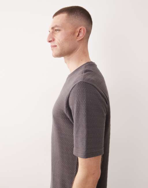 ONLY & SONS – Strukturiertes Strick-T-Shirt in Grau, 4 von 5