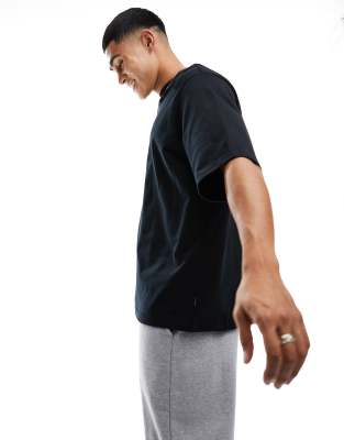 Only & Sons 2 pack longline curved hem t-shirt in black