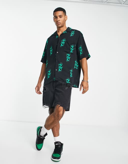 Only & Sons – Svart skjorta i oversize med platt krage och tryck i 90-talsstil , 4 av 4