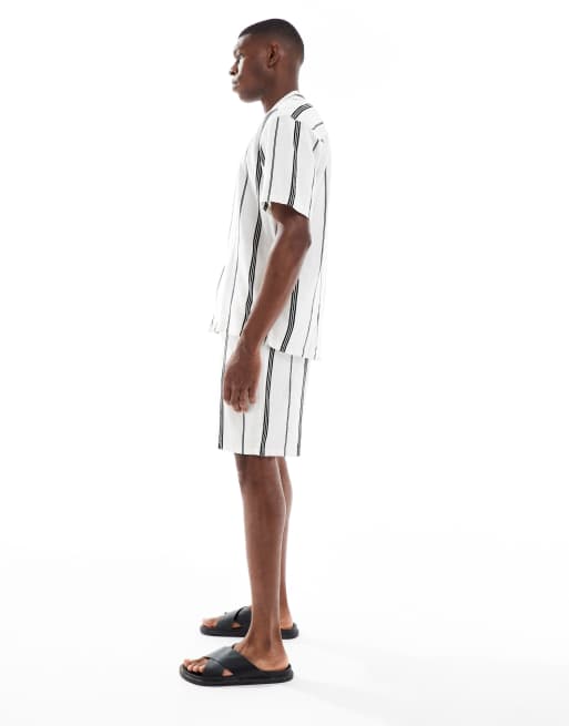 ONLY & SONS – Svartvita, randiga shorts i linnestil, del av set, 3 av 5
