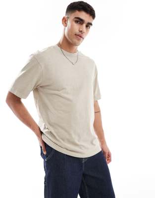ONLY & SONS – T-Shirt in Cremeweiß mit Used-Details - view 1