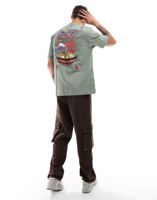 ONLY & SONS – T-shirt o luźnym kroju w kolorze khaki z nadrukiem z makaronem na plecach
