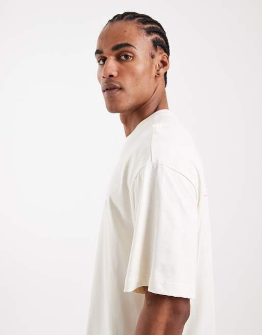 ONLY & SONS - T-shirt oversize color crema e rossa con stampa di Snoopy sul retro, 4 di 5