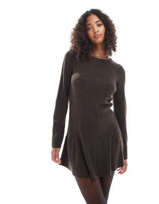 ONLY - Strick-Minikleid in Schokobraun mit hinten längerem Saum-Brown