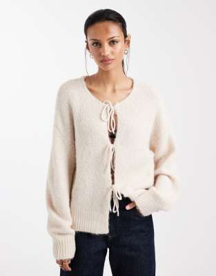 ONLY - Strickjacke in Beige mit Bindedetail vorne-Neutral