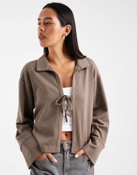 ONLY – Strickjacke in Braun mit Bindedetail vorne - view 1