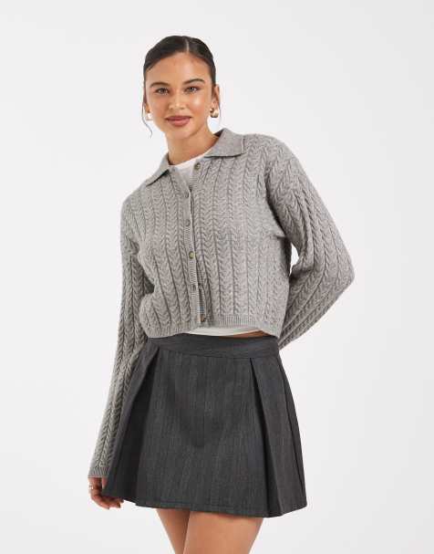 ONLY – Strickjacke in Grau mit Zopfmuster und Kragen - view 1