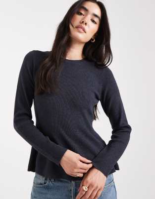 ONLY - Strickpullover in Marineblau mit Schößchen