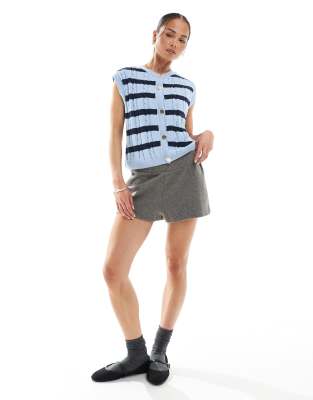 ONLY - Strickweste mit blauen Streifen