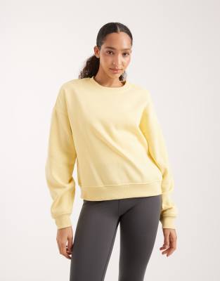 ONLY - Sweatshirt in Gelb mit überschnittenen Schultern und Rundhalsausschnitt