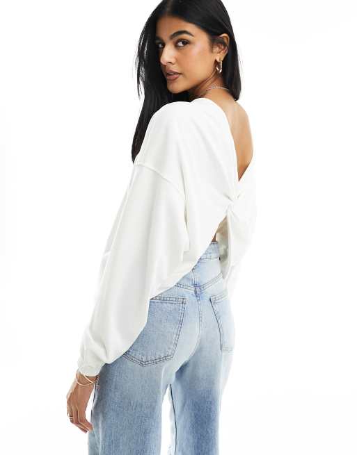 Only – Sweatshirt in Weiß mit tief angesetzter Schulter und geknoteter Rückseite 