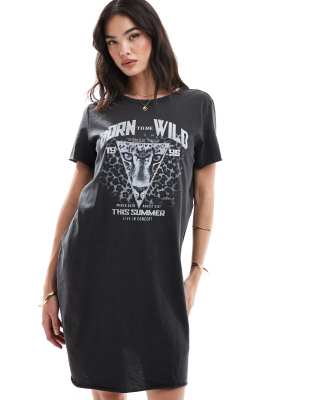 ONLY - T-Shirt-Minikleid in verwaschenem Schwarz mit „Born to be wild"-Grafik