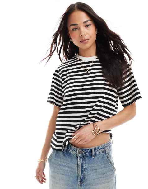 ONLY - T-shirt nera e bianca a righe con collo a contrasto - view 1