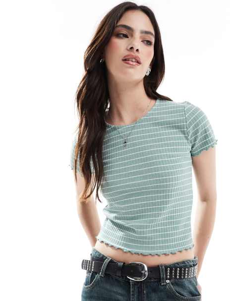 ONLY - T-shirt taglio corto verde salvia a righe con bordi smerlati - view 1