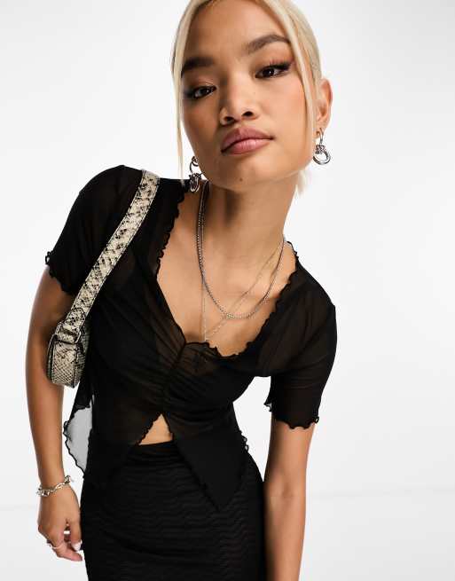 Only - T-shirt van mesh met rimpeleffect en open voorkant in zwart 