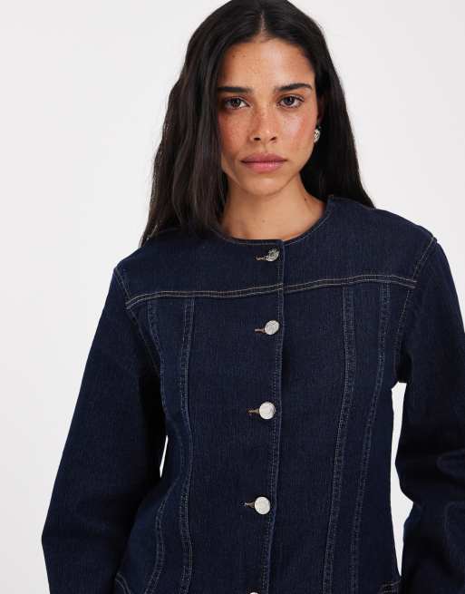 ONLY taillierte Jeansjacke mit Rundhalsausschnitt in Dunkelblau, 4 von 4