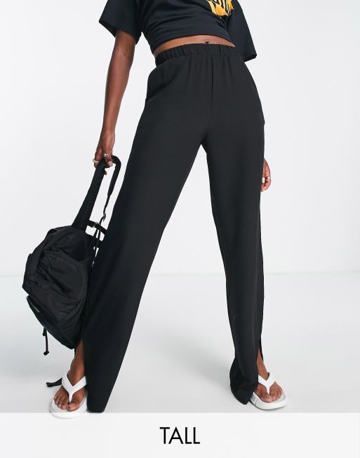 Only Tall – Elegante Hose in Schwarz mit seitlichen Saumschlitzen