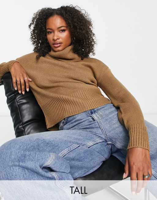 Only Tall – Exklusiver Rollkragenpullover in Kamelbraun