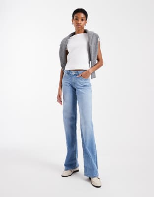 ONLY Tall - Judy - Jeans in hellem Denimblau mit niedrigem Bund und weitem Bein