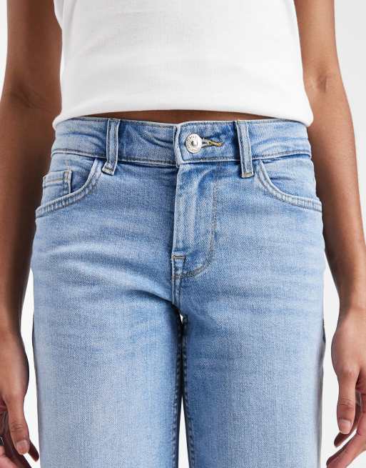 ONLY Tall – Judy – Jeans in hellem Denimblau mit niedrigem Bund und weitem Bein, 4 von 5