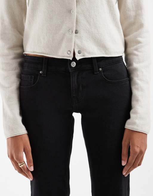 ONLY Tall Lola super lågmidjade utsvängda jeans i tvättad svart, 3 av 5