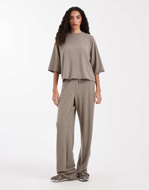 ONLY Tall - Lysebrun T-shirt med blød tekstur og firkantet pasform - Del af sæt, 3 af 4