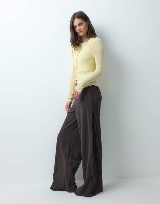 ONLY Tall pantalones de pernera ancha en marrón chocolate, 2 de 5