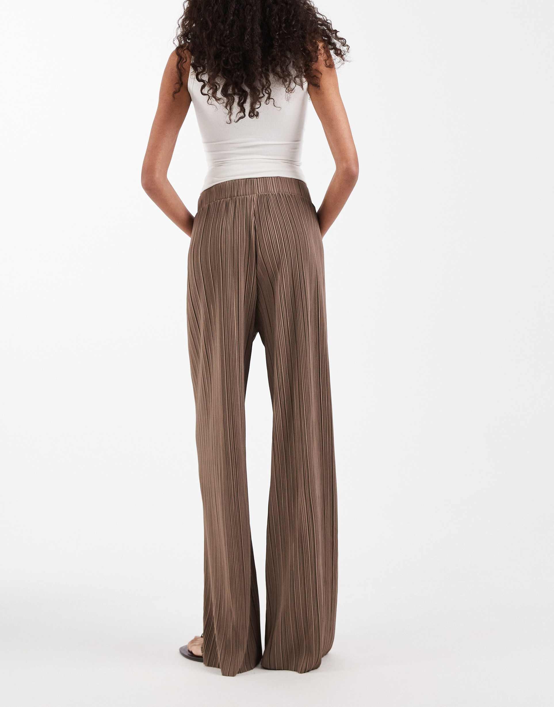 ONLY  Tall plisse wide leg trousers in light brown