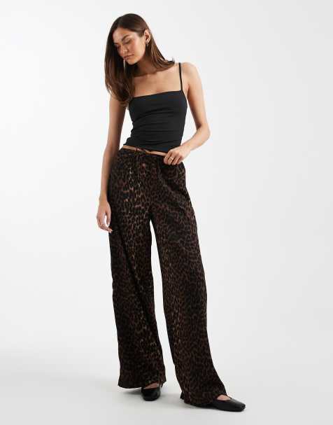 ONLY Tall – Plissierte Hose mit Animal-Print und weitem Bein - view 1