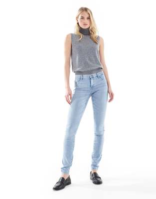 ONLY Tall - Rain - Enge Jeans mit Waschung in Hellblau