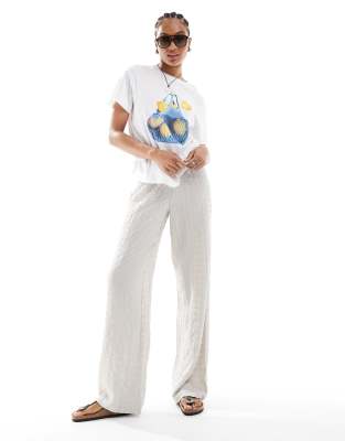 ONLY Tall - Seersucker-Hose in Steinbeige mit weitem Bein-Grau
