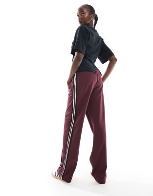 side panel wide leg track pant in burgundy-Red