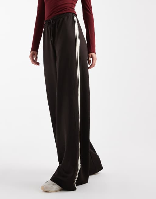 ONLY Tall side stripe wide leg trouser in chocolate brown, 2 of 5