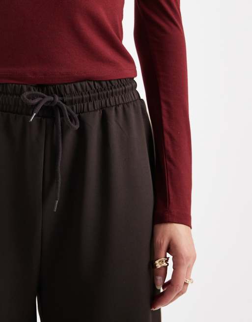 ONLY Tall side stripe wide leg trouser in chocolate brown, 3 of 5