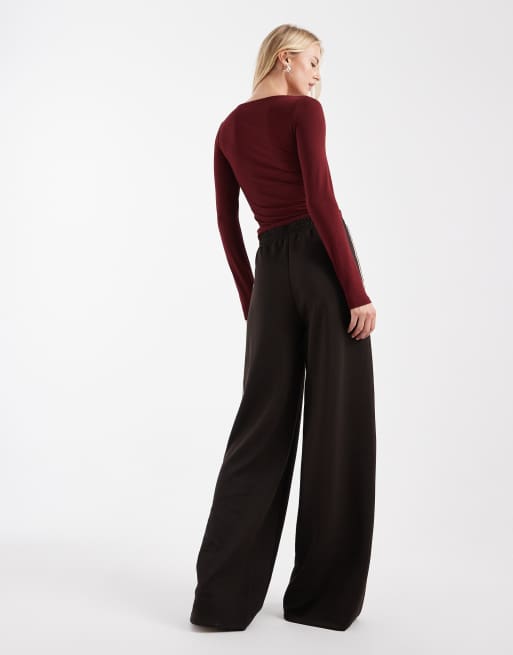 ONLY Tall side stripe wide leg trouser in chocolate brown, 4 of 5