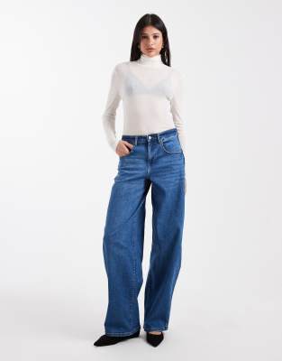 ONLY Tall - Tamy - Barrel-Jeans aus Denim in Mittelblau