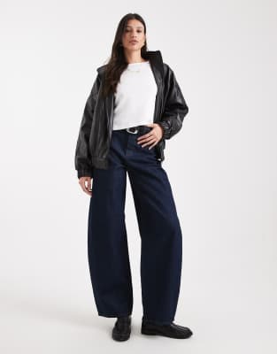 ONLY Tall - Taylor - Barrel-Jeans in Dunkelblau mit hohem Bund