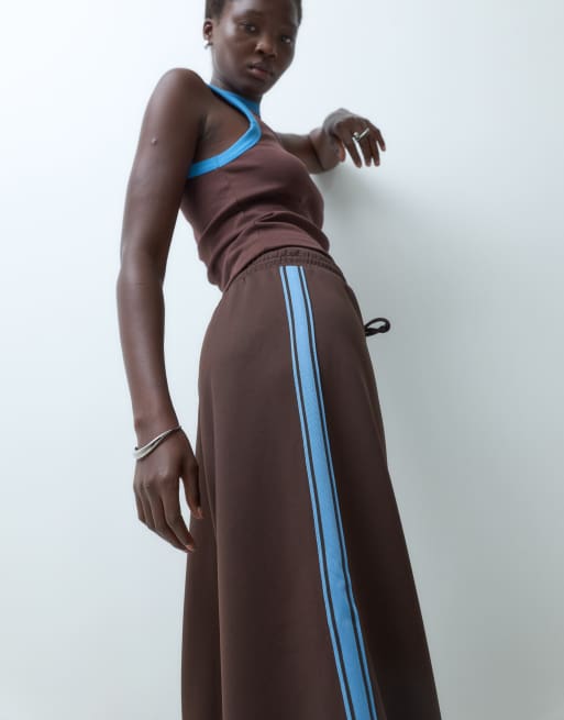 ONLY Tall wide leg pants with blue side stripe in chocolate brown, 2 of 5