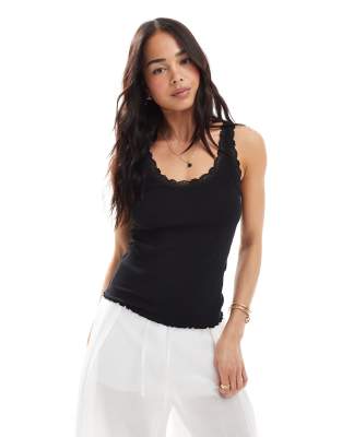 ONLY - Tanktop in Schwarz mit Spitzenborte