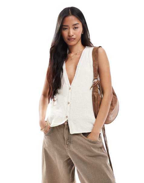 ONLY textured knitted waistcoat in beige - view 1