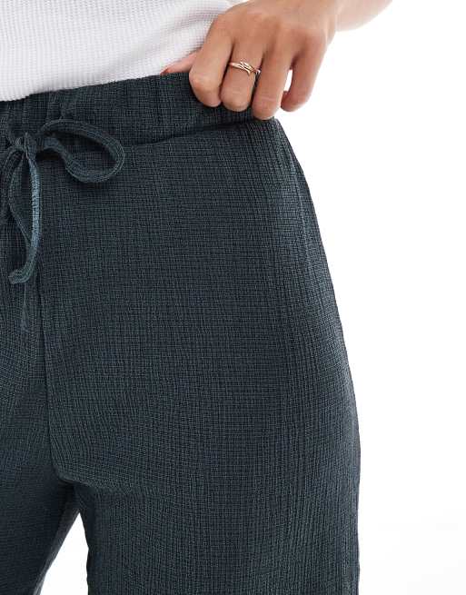 ONLY textured tie waist wide leg trouser in grey, 4 of 5
