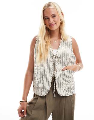 ONLY ONLY tie front quilted gilet in beige stripe-Neutral