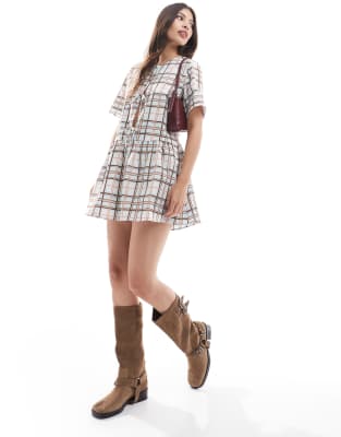 ONLY tie front tiered mini dress in brown check-Grey φωτογραφία