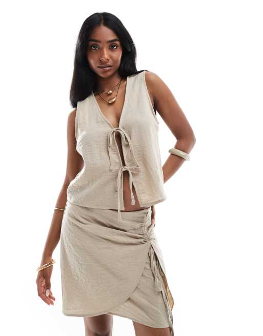 ONLY tie front top in taupe (part of a set)