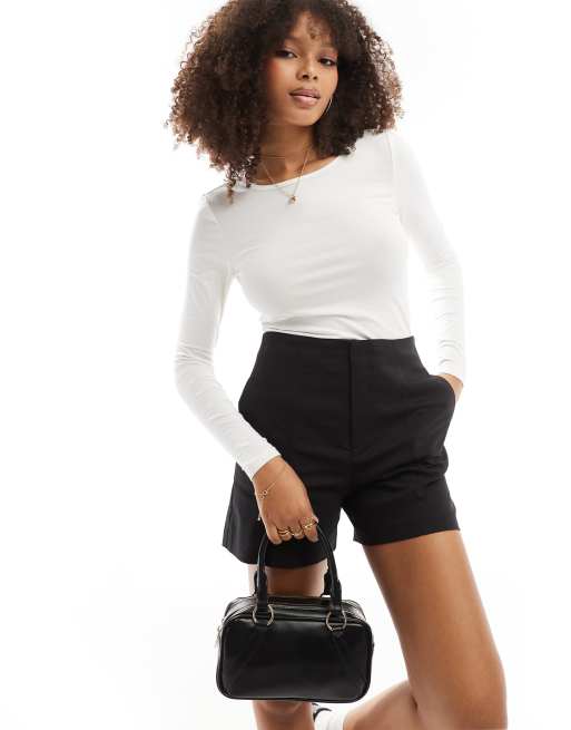 ONLY - Top a maniche lunghe bianco con scollo a barchetta 