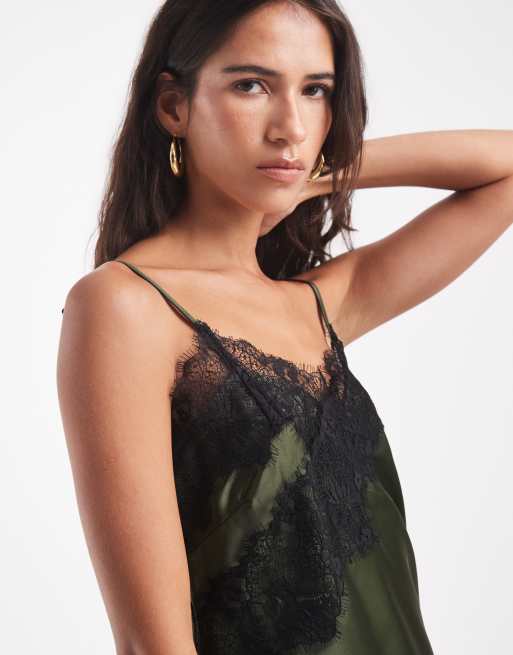 ONLY top en satin à bordure en dentelle asymétrique vert foncé, 3 de 4