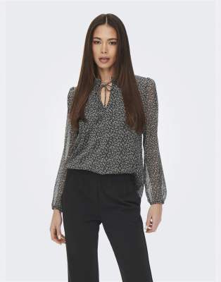 ONLY ONLY Top in black