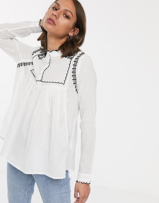 Only – Topp i bohemstil med broderad kant