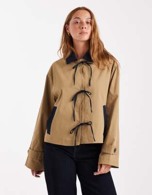 ONLY - Trench corto allacciato sul davanti beige